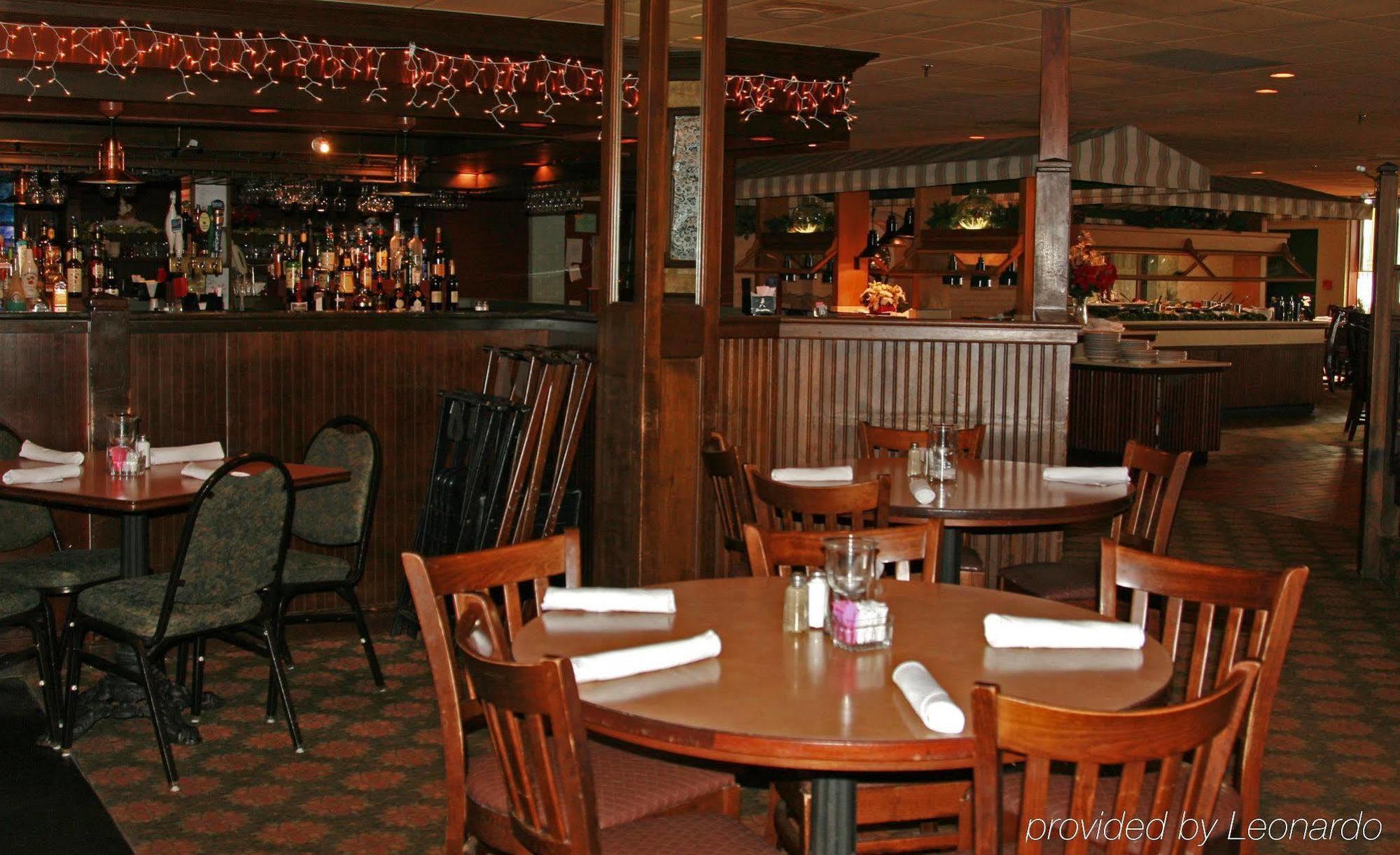 Holiday Inn Perrysburg French Quarter Restaurant photo