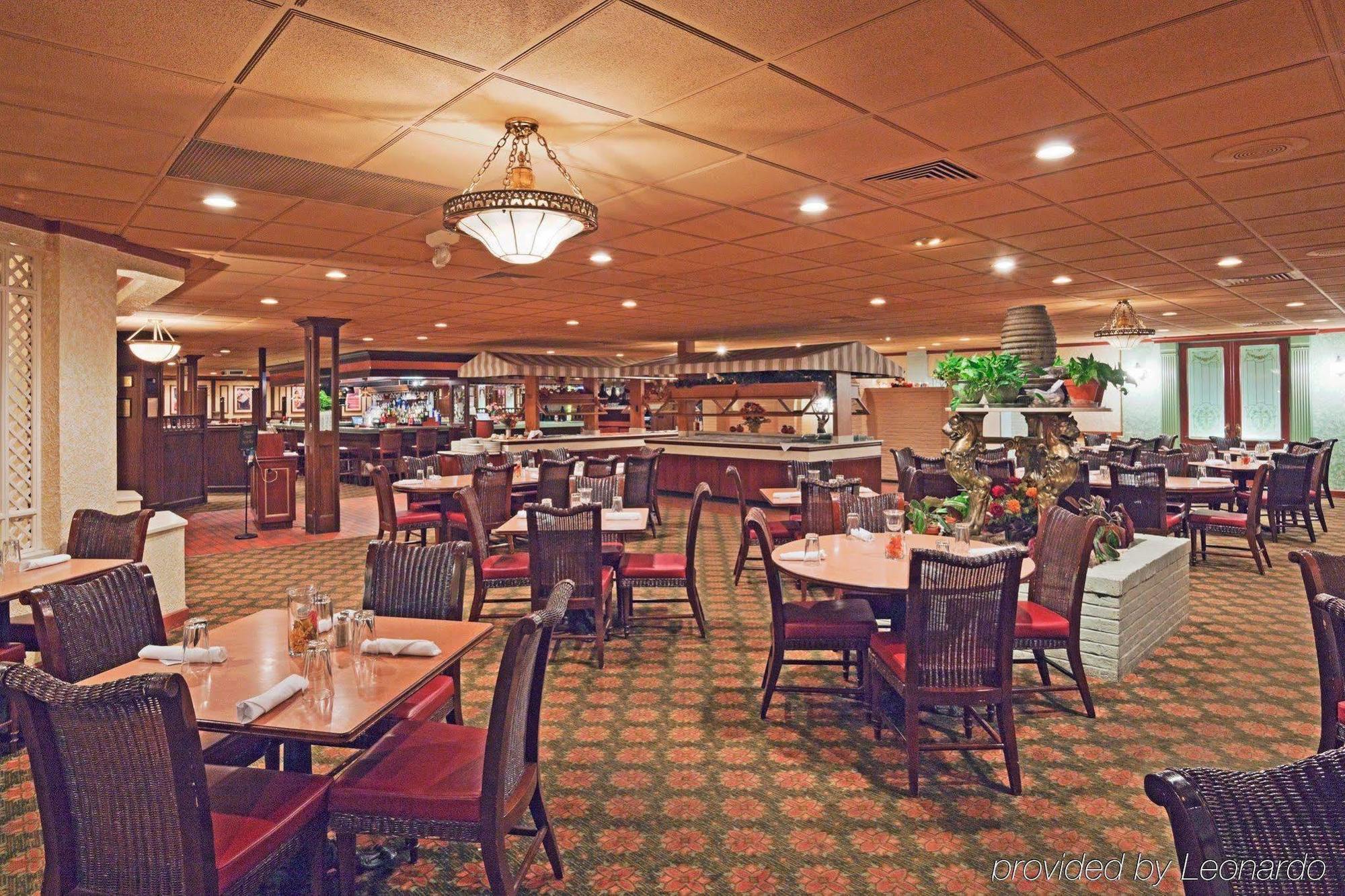 Holiday Inn Perrysburg French Quarter Restaurant photo